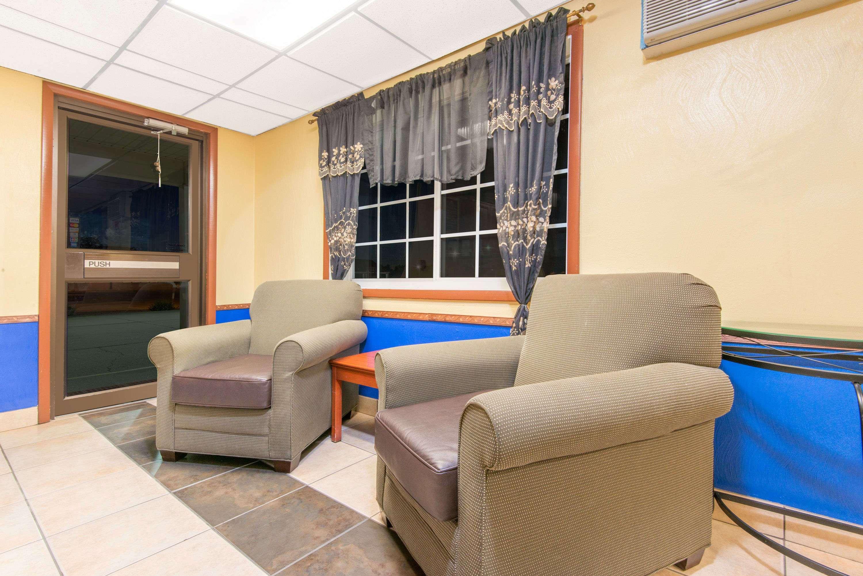 Days Inn By Wyndham Great Bend Zewnętrze zdjęcie