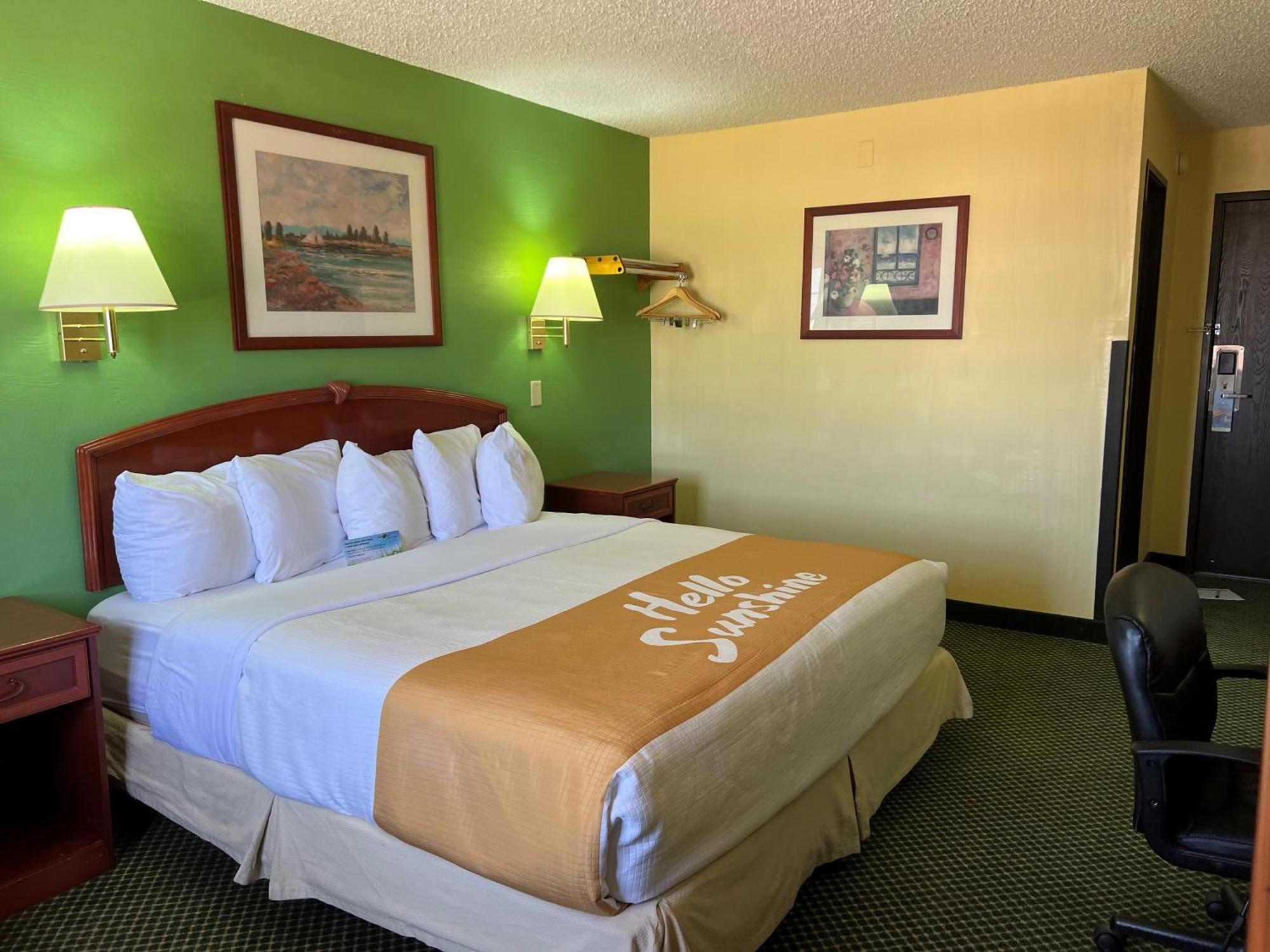 Days Inn By Wyndham Great Bend Zewnętrze zdjęcie